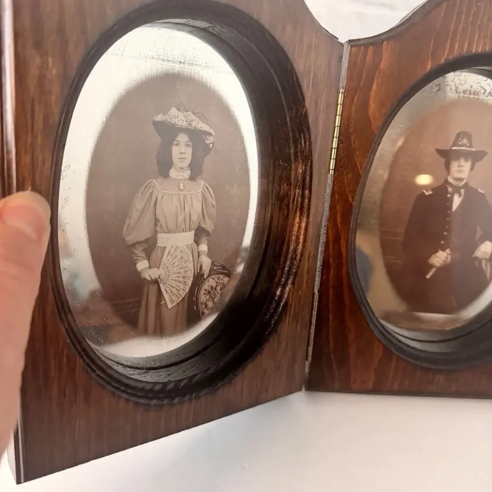 Vintage 5x7 Wooden Double Photo Frame with Mirrored Oval Photos Etched